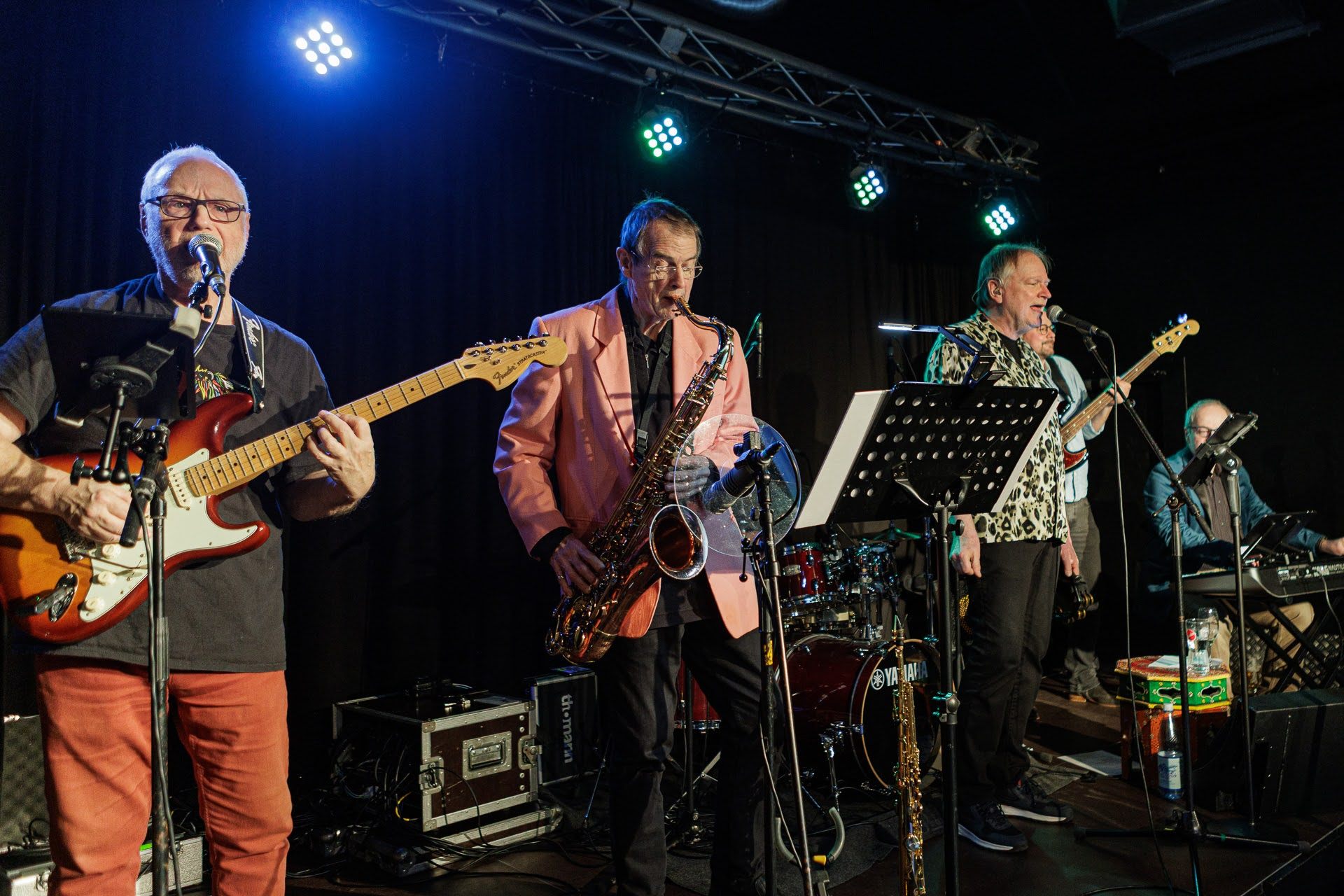Stingmen live im Schwarzen Adler